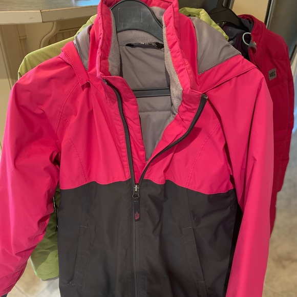 This one is sold! Bundle Winter jackets (2x MEC and Northface) - Picture 2 of 6